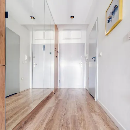 Urban Chic - One Bedroom - Gdanska Lodz